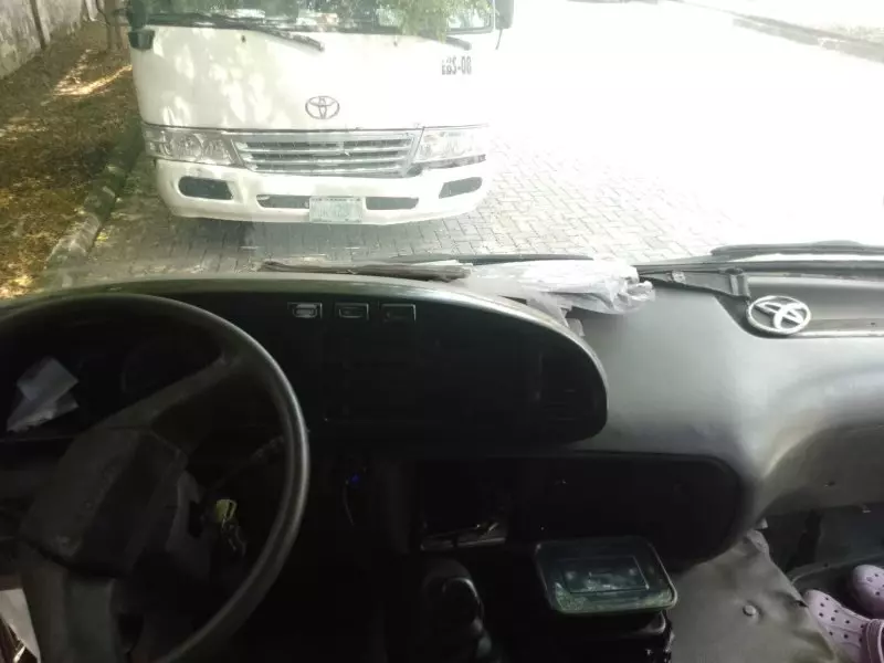 Toyota Coaster   - 2017