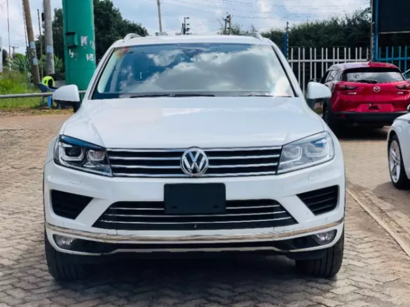 Volkswagen Touareg   - 2014