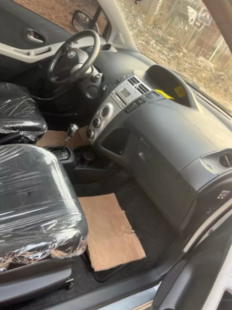 Toyota Yaris   - 2010