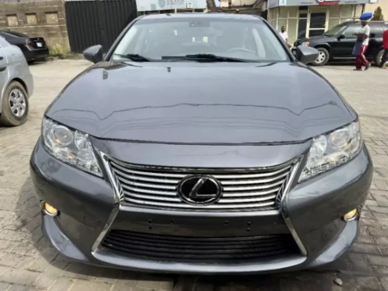 Lexus ES   - 2013