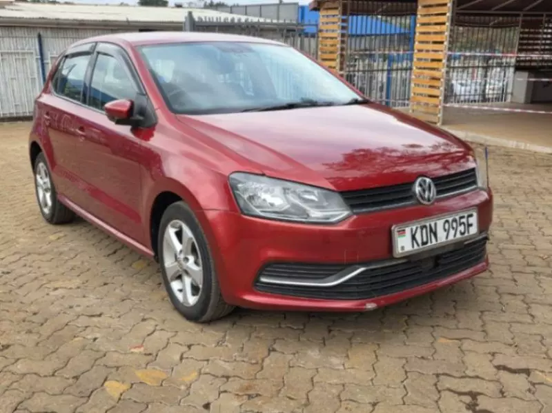 Volkswagen Polo   - 2016