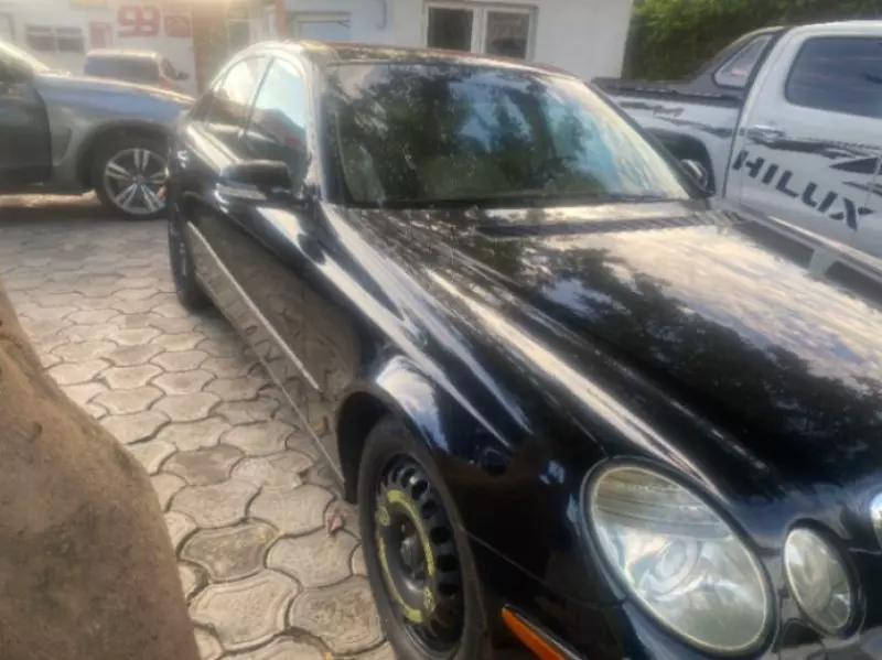 Mercedes-Benz E350   - 2008