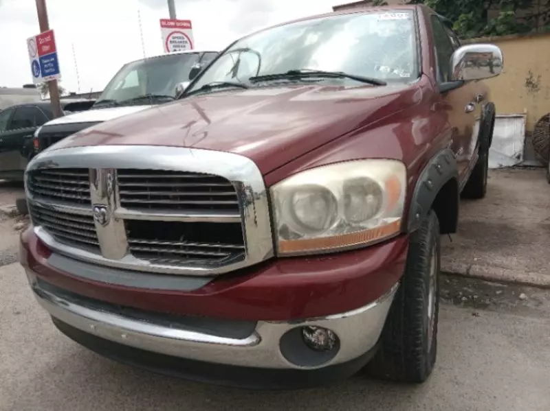 Dodge RAM 1500   - 2006