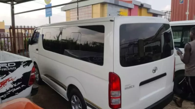 Toyota Hiace   - 2012