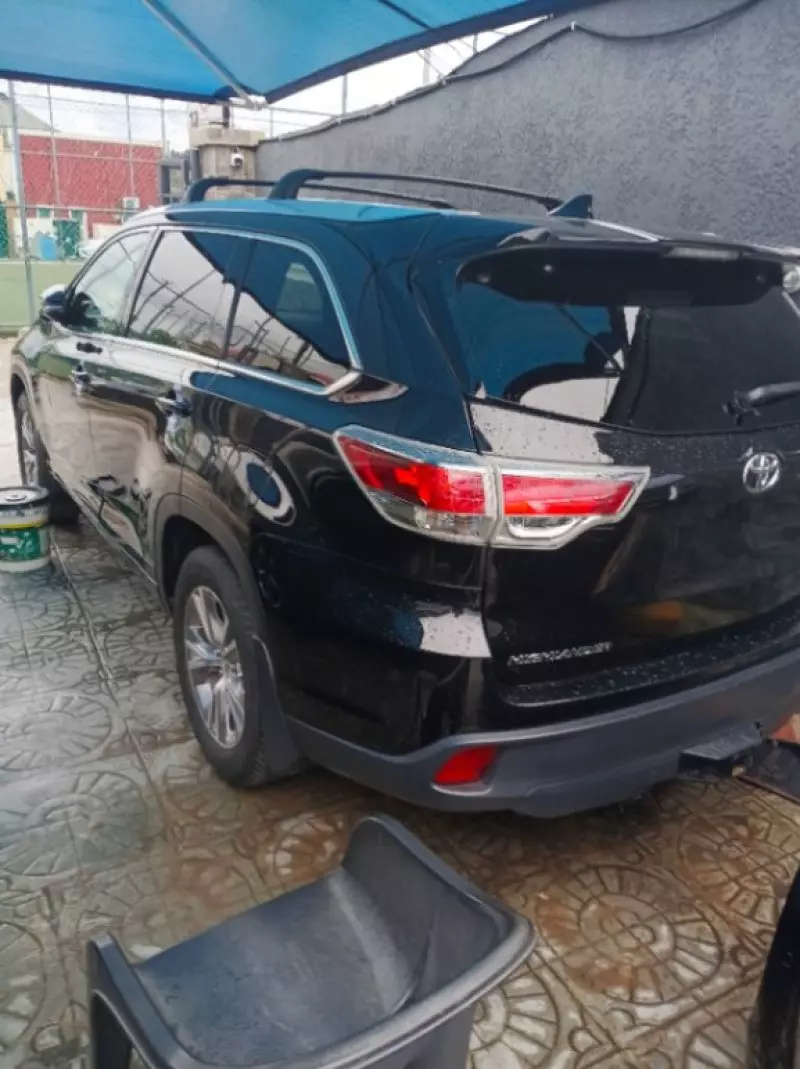 Toyota Highlander   - 2015