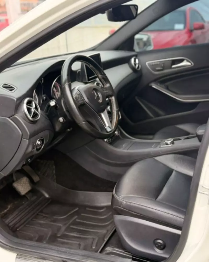 Mercedes-Benz GLA-Class   - 2015