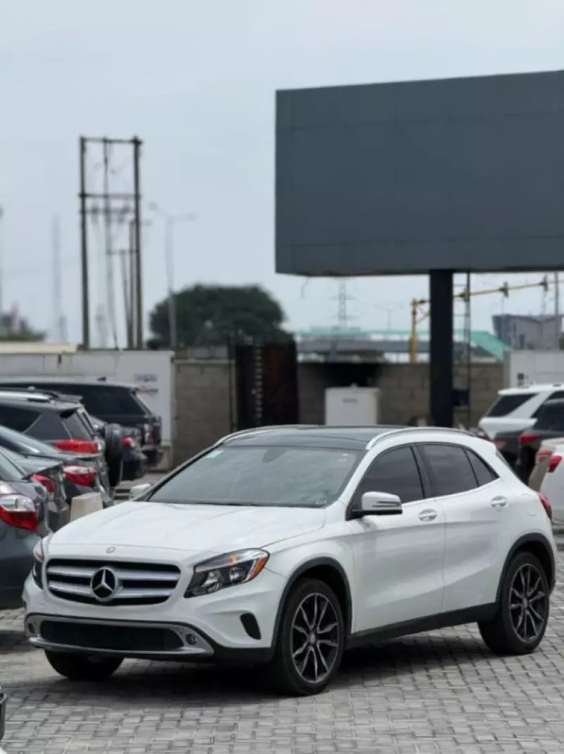 Mercedes-Benz GLA-Class   - 2017