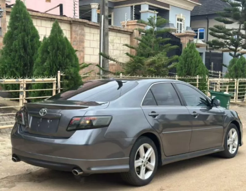 Toyota Camry - 2011