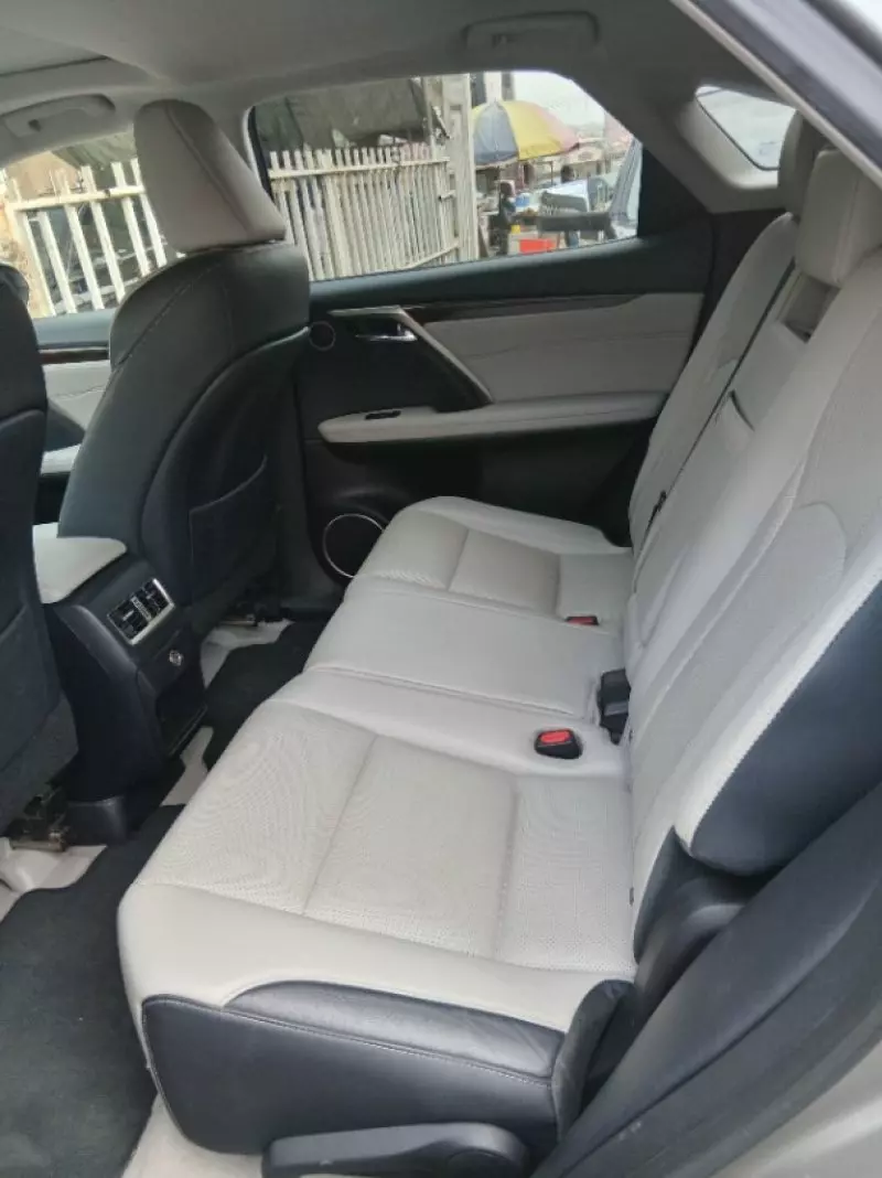 Toyota Camry   - 2018