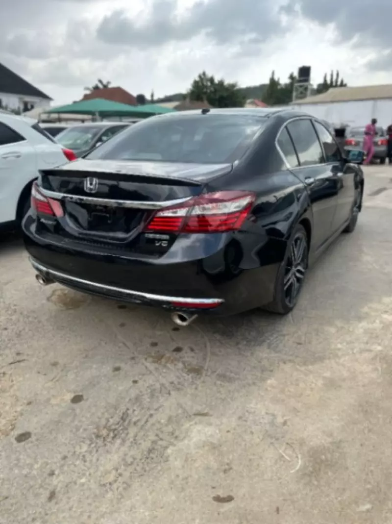 Honda Accord - 2017