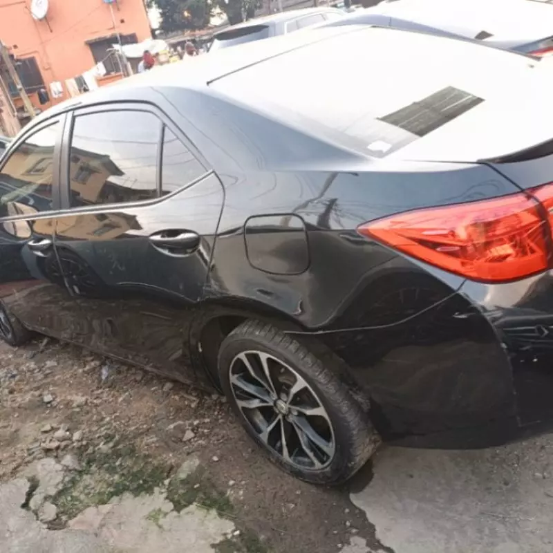Toyota Corolla   - 2013