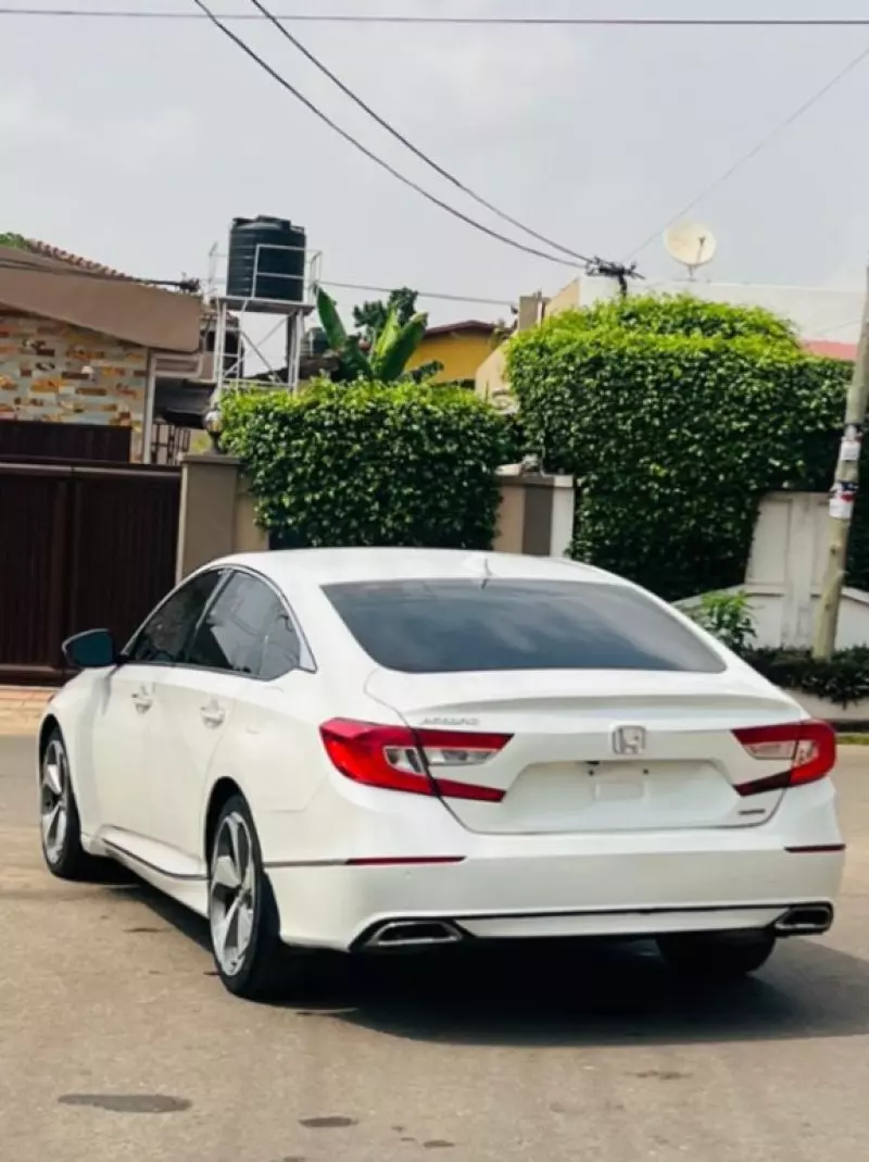 Honda Accord   - 2018