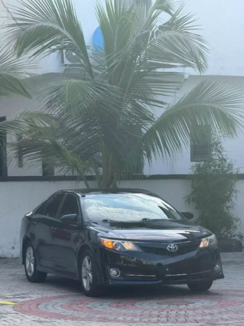 TOYOTA Camry   - 2013
