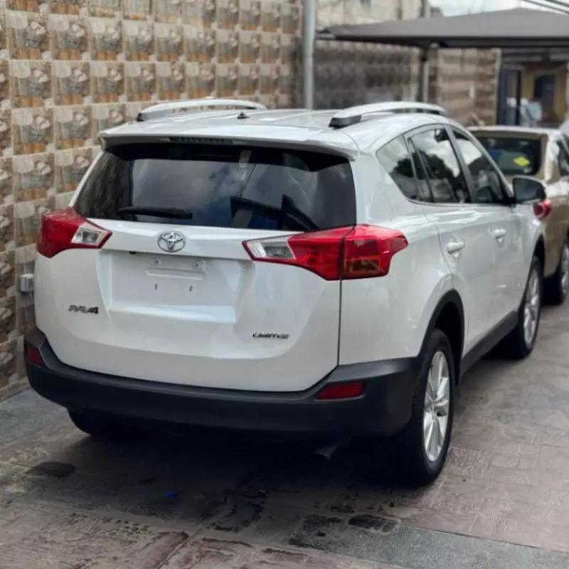 Toyota RAV 4   - 2013