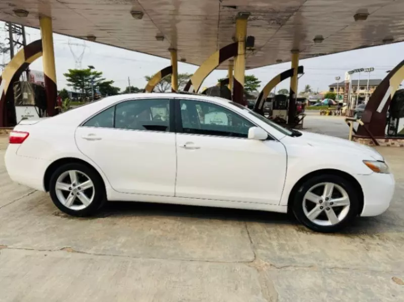 Toyota Camry   - 2008