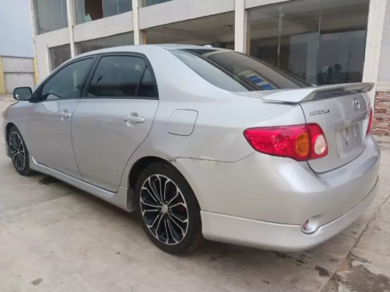 Toyota Corolla   - 2009