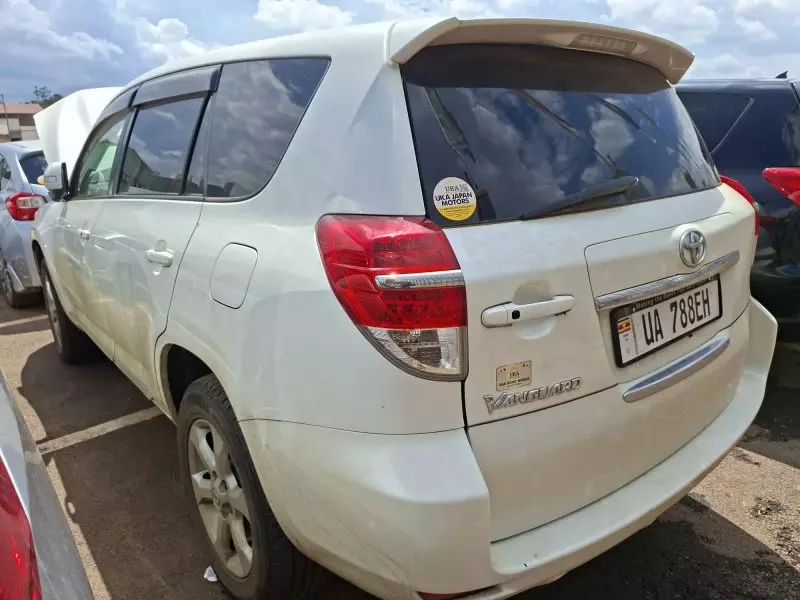 Toyota Vanguard    - 2012