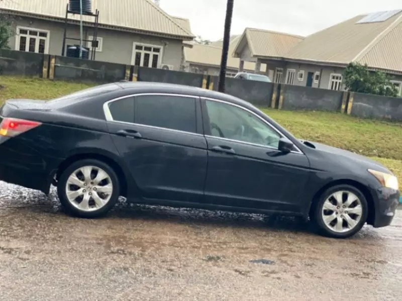 Honda Accord   - 2009
