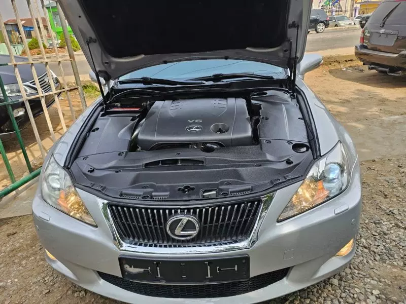 Lexus IS   - 2009