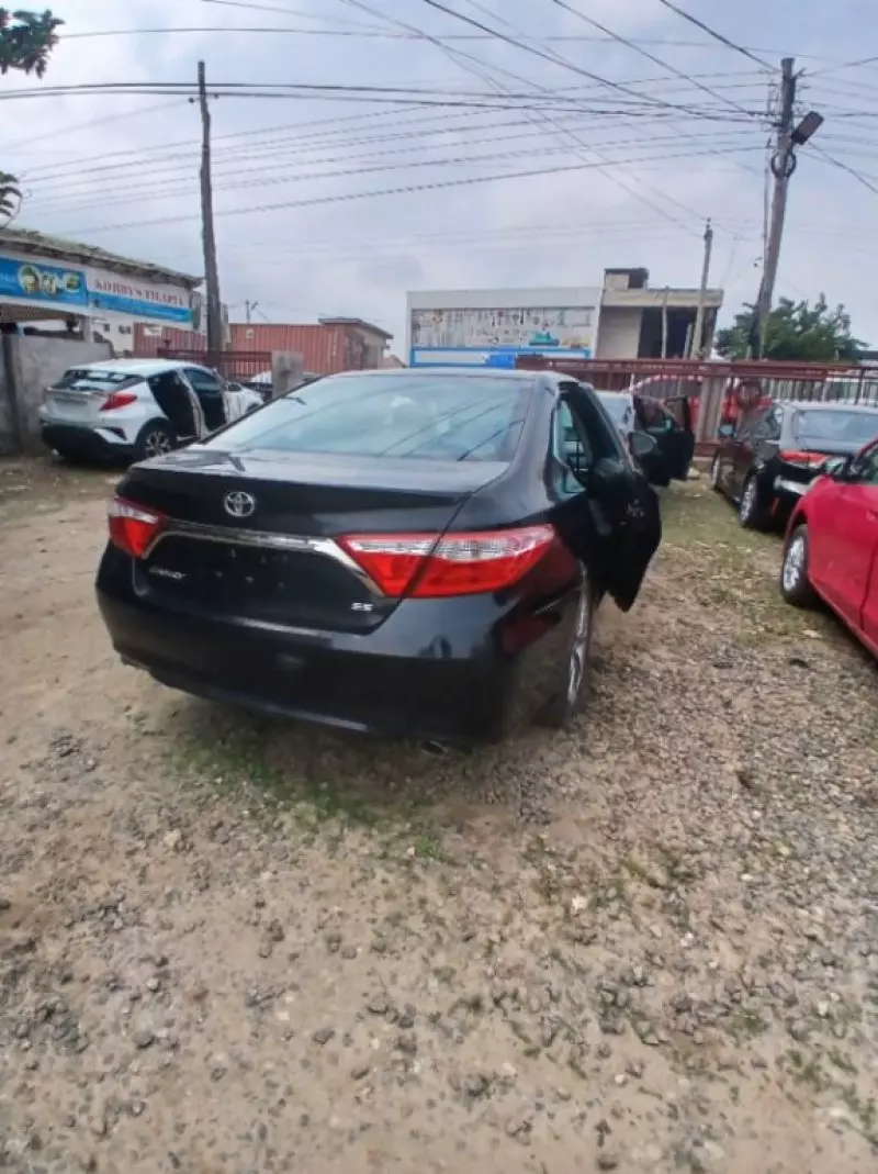 TOYOTA Camry - 2015