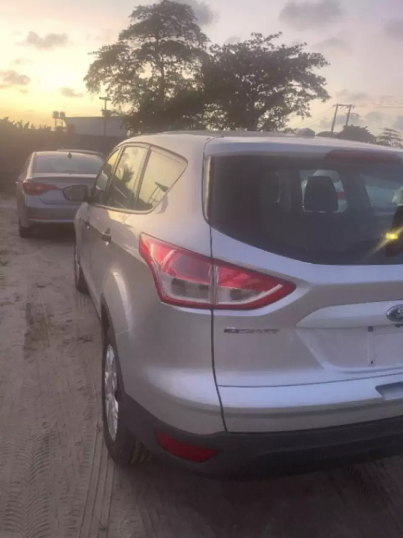 Ford Escape   - 2016