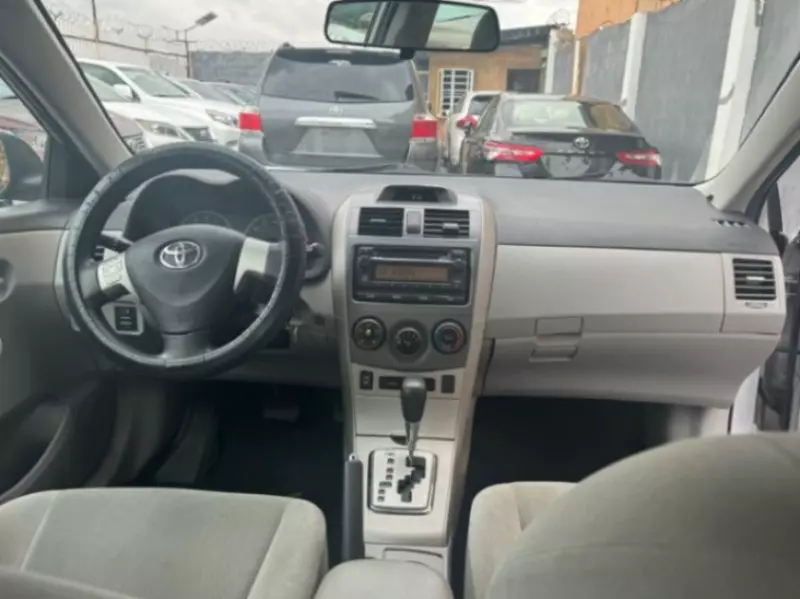 Toyota Corolla   - 2012