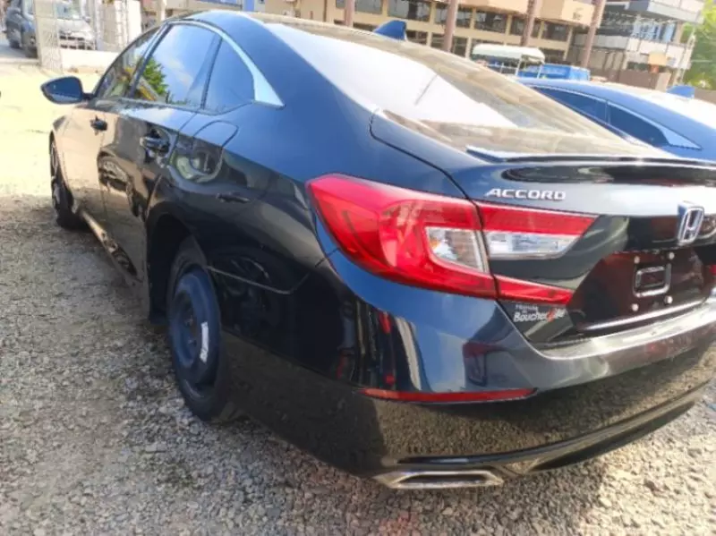Honda Accord   - 2022