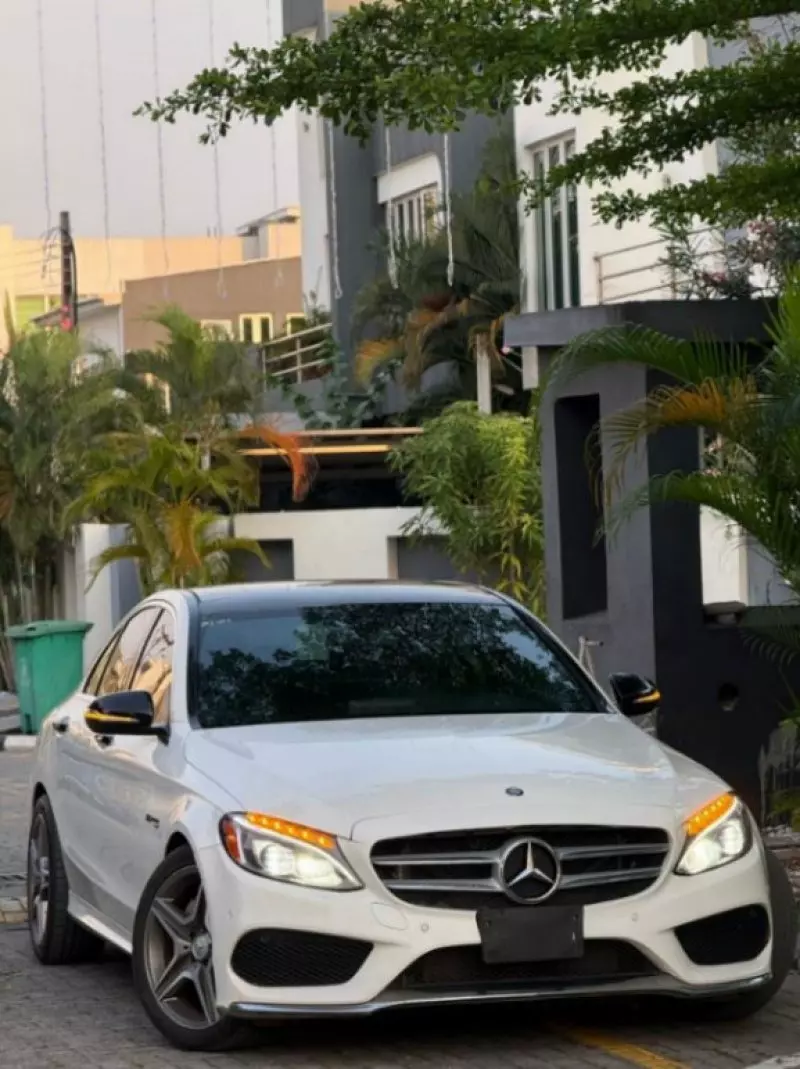 Mercedes-Benz C-Class - 2015