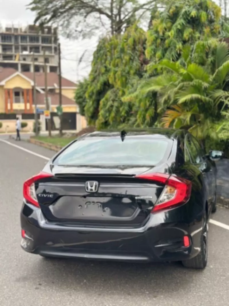 Honda Civic   - 2017