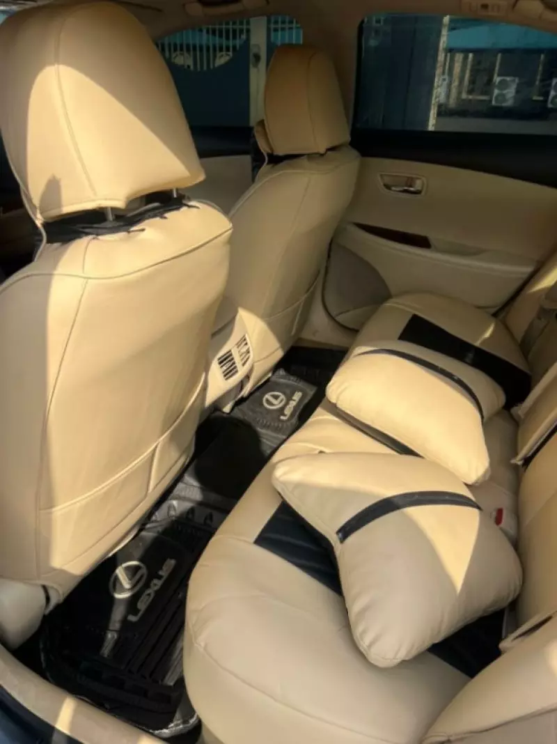 Lexus ES   - 2010