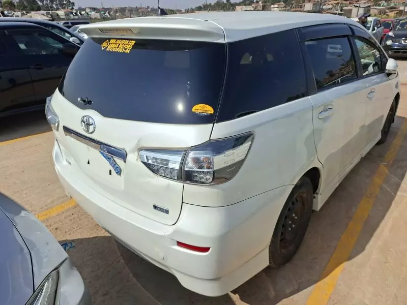 TOYOTA Wish   - 2012