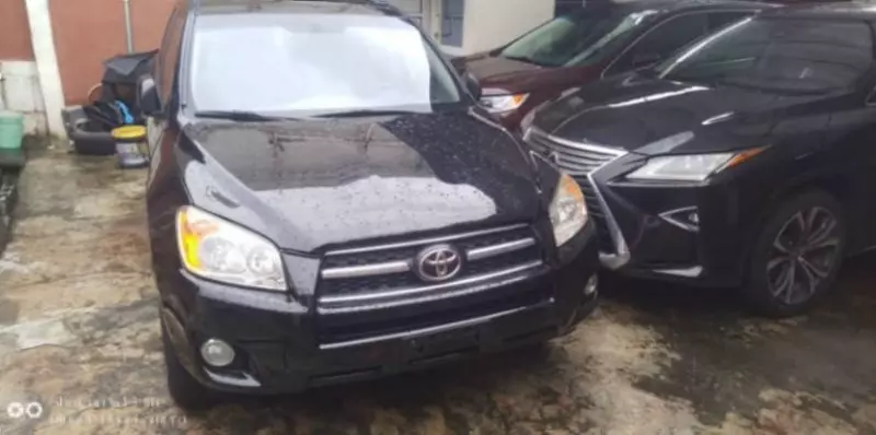 Toyota Rav4   - 2010