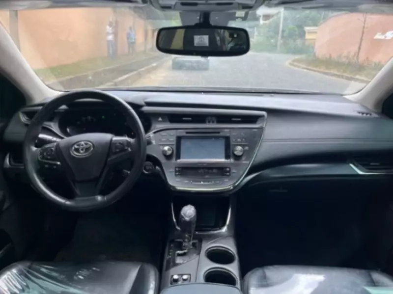 Toyota Avalon   - 2016