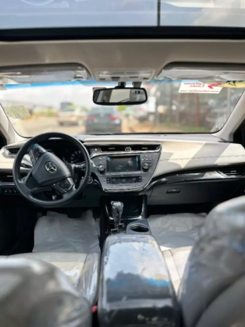 Toyota Avalon   - 2013