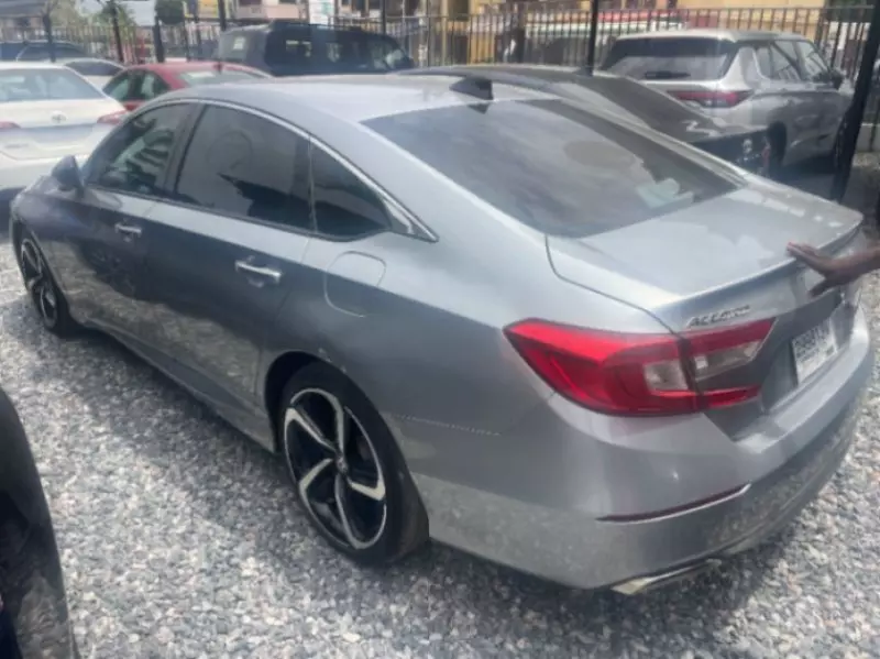 Honda Accord   - 2022