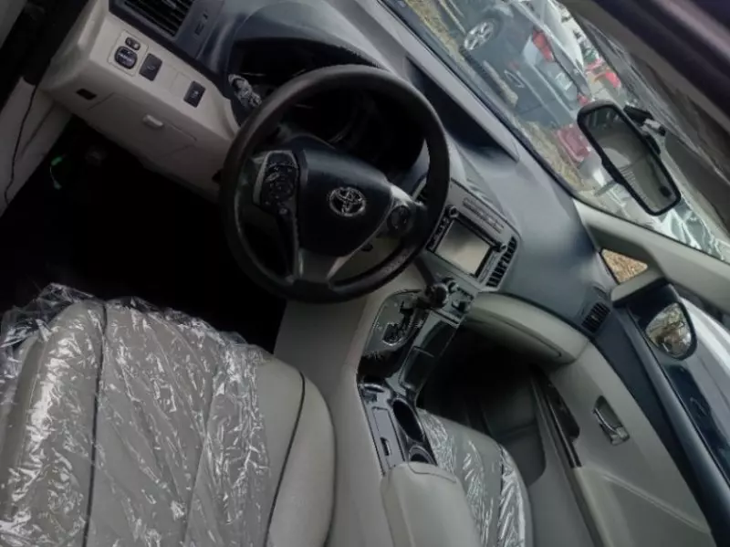 Toyota Venza   - 2012