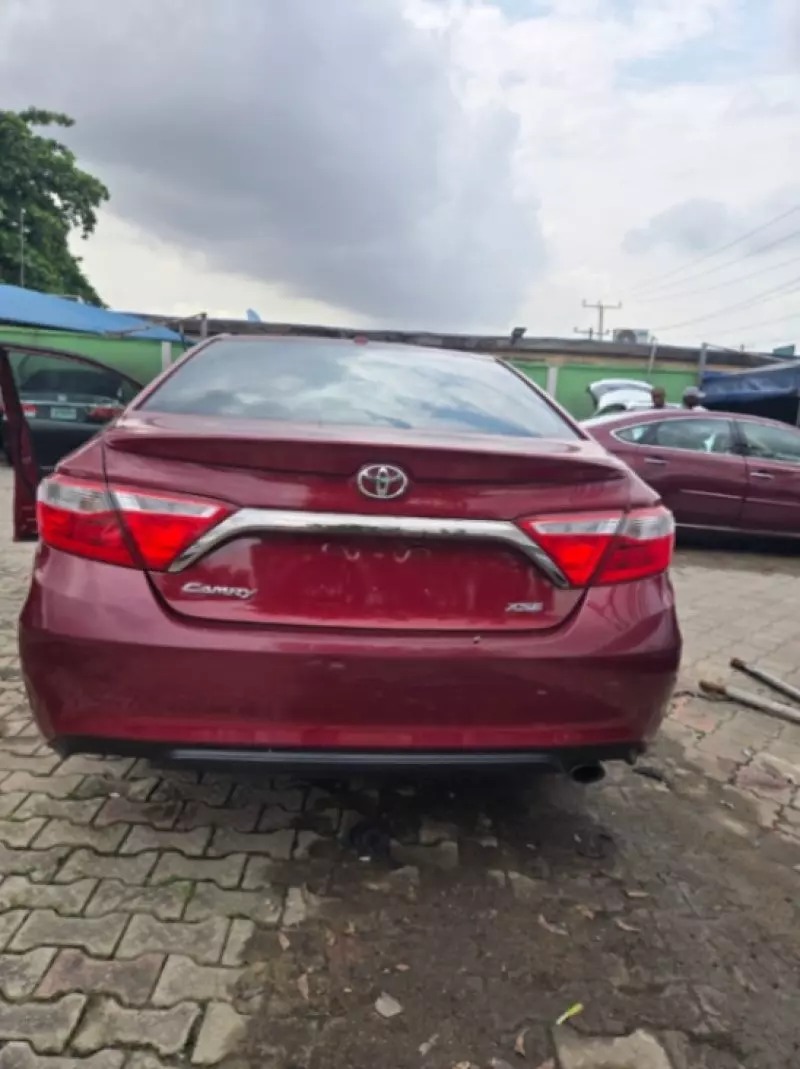 TOYOTA Camry - 2015