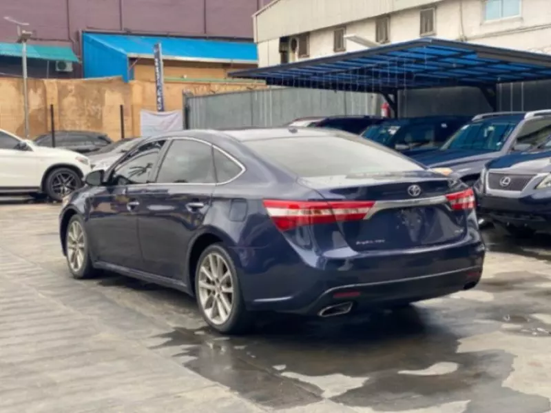 Toyota Avalon   - 2014