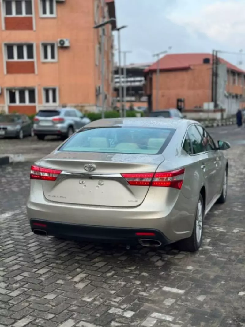 TOYOTA Avalon   - 2013