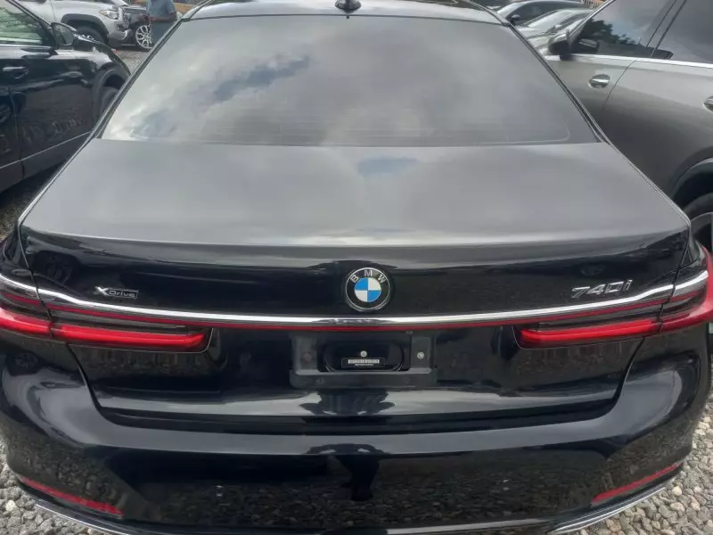 BMW 740   - 2020