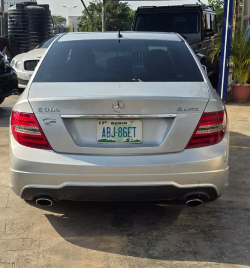 Mercedes-Benz C 300   - 2013