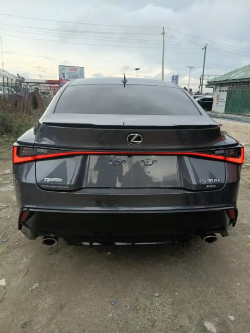 Lexus IS - 2021