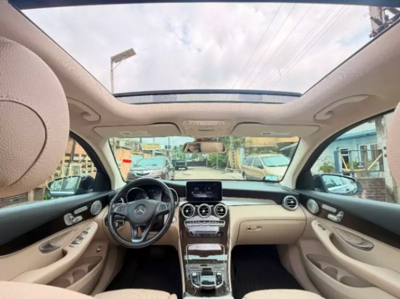Mercedes-Benz GLC 300   - 2017