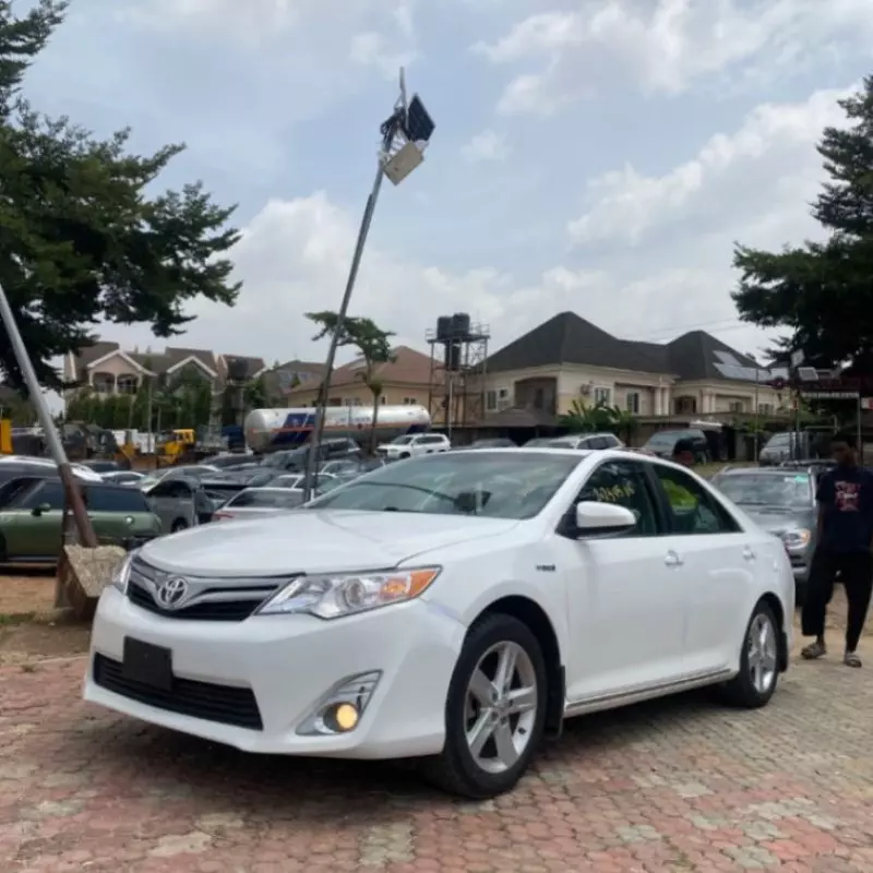 TOYOTA Camry - 2013