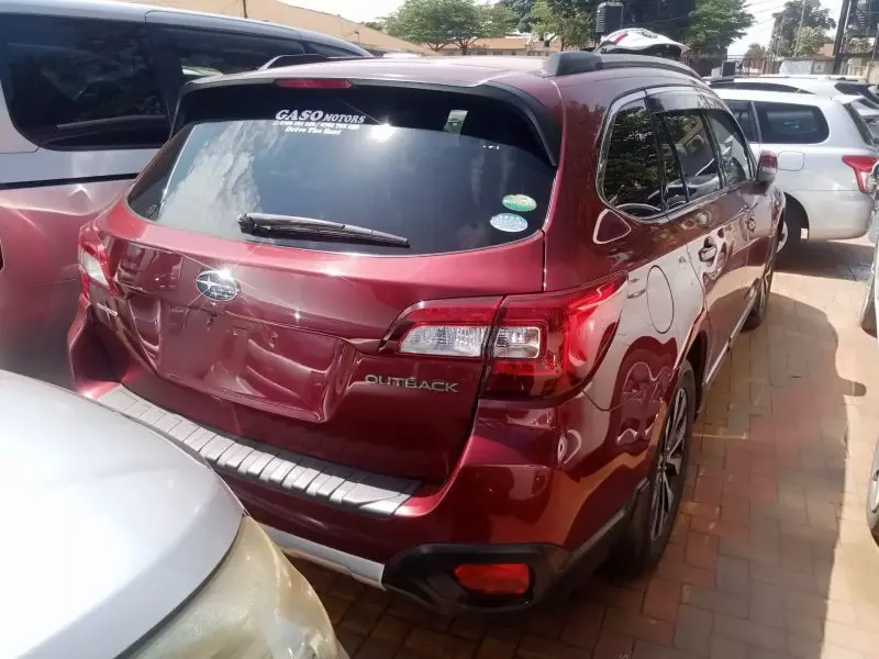 Subaru Outback   - 2017