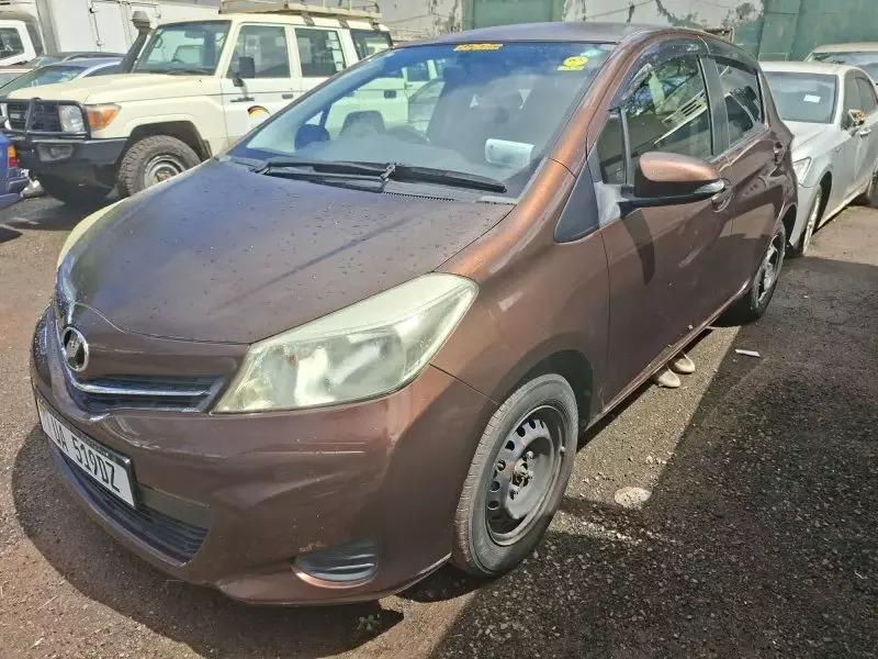 Toyota Vitz   - 2011