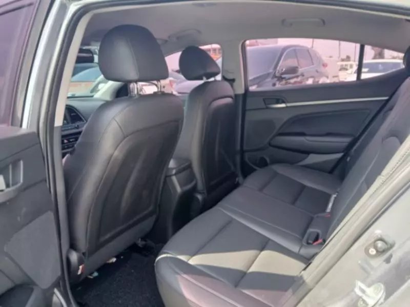 Hyundai Elantra   - 2018