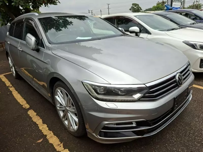 Volkswagen Passat   - 2016