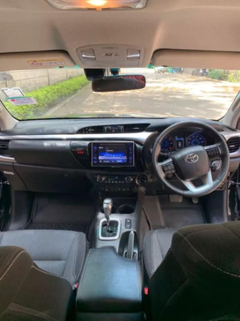 Toyota Hilux   - 2016