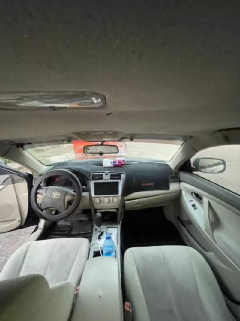 Toyota Camry   - 2011